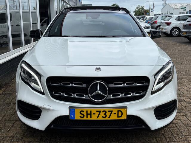 Mercedes-Benz GLA-KLASSE 180 Premium | AMG Pakket | Night Pakket | Pano | Achterruitrij Camera | Stoelverwarming