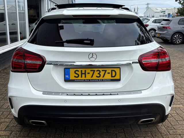 Mercedes-Benz GLA-KLASSE 180 Premium | AMG Pakket | Night Pakket | Pano | Achterruitrij Camera | Stoelverwarming