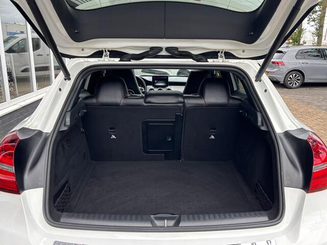 Mercedes-Benz GLA-KLASSE 180 Premium | AMG Pakket | Night Pakket | Pano | Achterruitrij Camera | Stoelverwarming