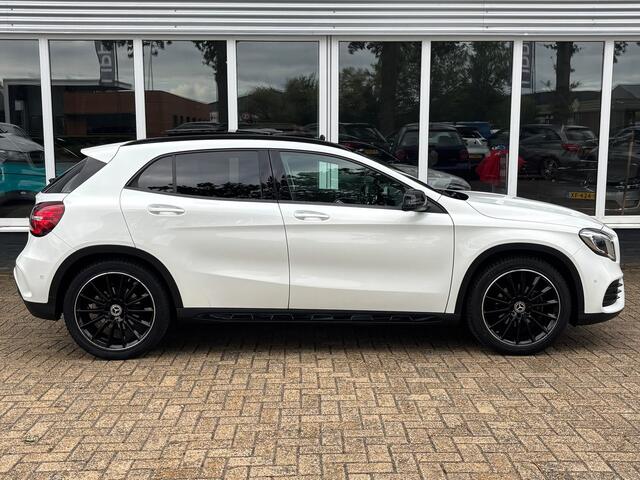 Mercedes-Benz GLA-KLASSE 180 Premium | AMG Pakket | Night Pakket | Pano | Achterruitrij Camera | Stoelverwarming