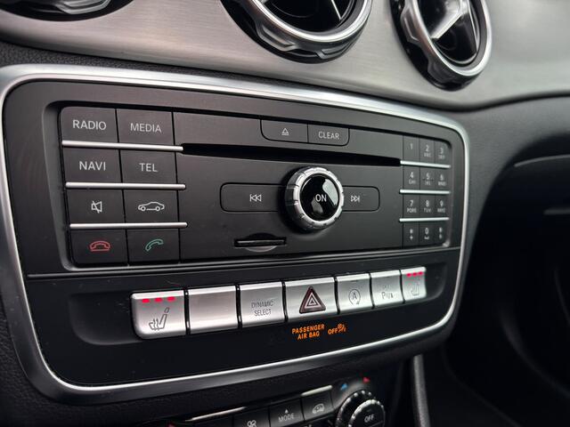 Mercedes-Benz GLA-KLASSE 180 Premium | AMG Pakket | Night Pakket | Pano | Achterruitrij Camera | Stoelverwarming
