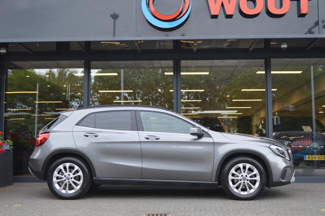 Mercedes-Benz GLA-KLASSE 180 Led Navi Camera Pdc