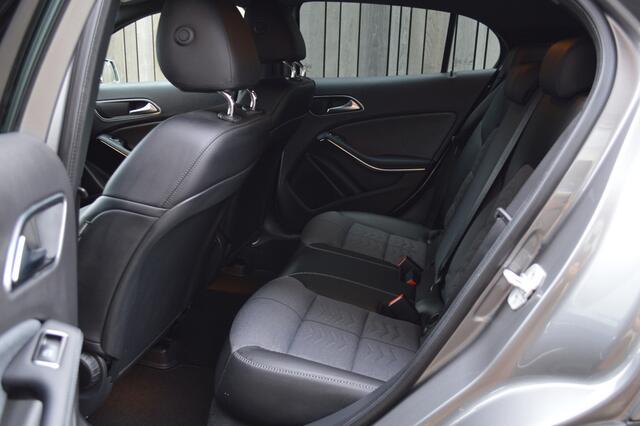 Mercedes-Benz GLA-KLASSE 180 Led Navi Camera Pdc