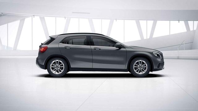 Mercedes-Benz GLA-KLASSE 180 Business Solution Limited | Achteruitrijcamera | Dakrails | Lichtmetalen velgen |