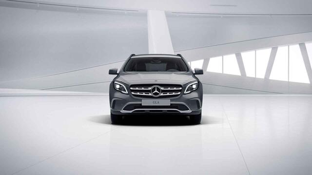 Mercedes-Benz GLA-KLASSE 180 Business Solution Limited | Achteruitrijcamera | Dakrails | Lichtmetalen velgen |