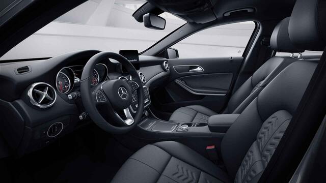 Mercedes-Benz GLA-KLASSE 180 Business Solution Limited | Achteruitrijcamera | Dakrails | Lichtmetalen velgen |
