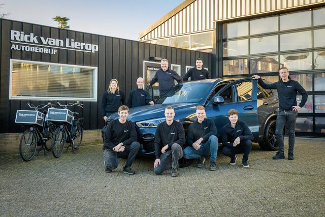 Mercedes-Benz GLA-KLASSE 180 Business Solution Automaat | MBUX | Trekhaak | Camera | NL-Auto