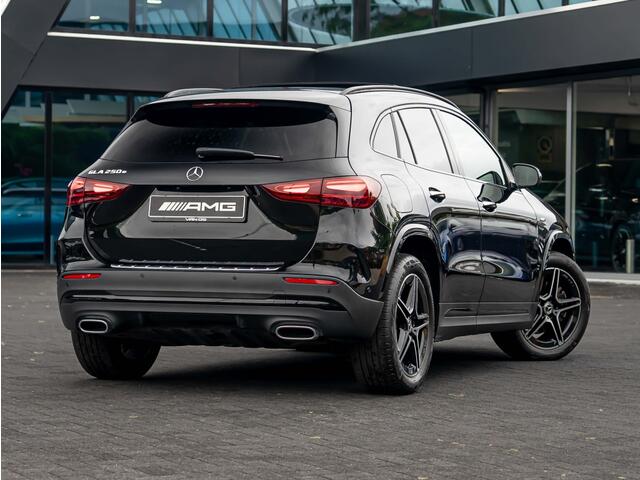 Mercedes-Benz GLA-KLASSE GLA 250e AMG Line | Pano | Burmester | Trekhaak | Memory