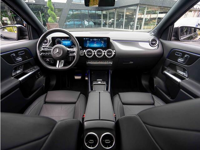 Mercedes-Benz GLA-KLASSE GLA 250e AMG Line | Pano | Burmester | Trekhaak | Memory