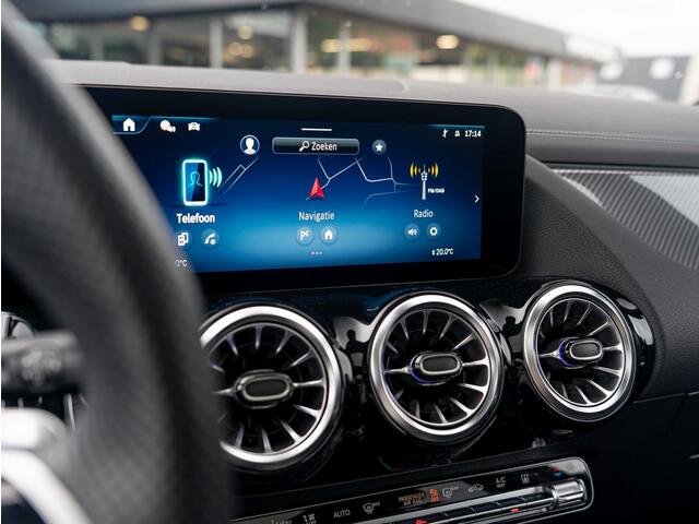 Mercedes-Benz GLA-KLASSE GLA 250e AMG Line | Pano | Burmester | Trekhaak | Memory