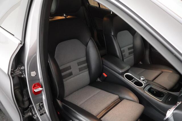 Mercedes-Benz GLA-KLASSE 200 156pk Prestige Automaat LED Climate Control Stoelverwarming Navigatie