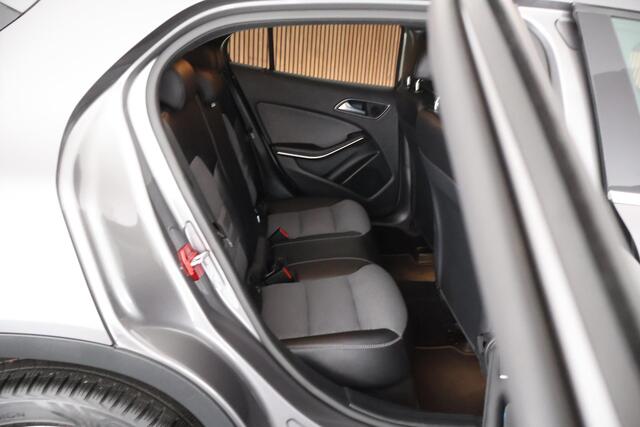 Mercedes-Benz GLA-KLASSE 200 156pk Prestige Automaat LED Climate Control Stoelverwarming Navigatie
