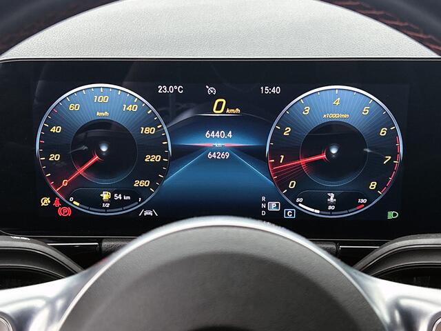 Mercedes-Benz GLA-KLASSE 200 Business Solution AMG | Sfeerverlichting | Trekhaak | Cruise Control | Inclusief 24 maanden Mercedes-Benz Certified garantie voor Europa.