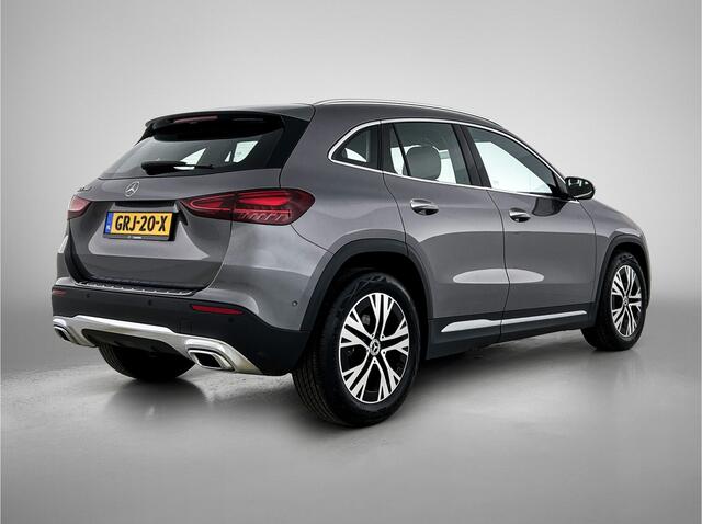 Mercedes-Benz GLA-KLASSE 180 Star Edition Luxury Line Leder | Keyless Go Comfortpakket | Sfeerverlichting | 24 maanden Mercedes-Benz Certified Garantie