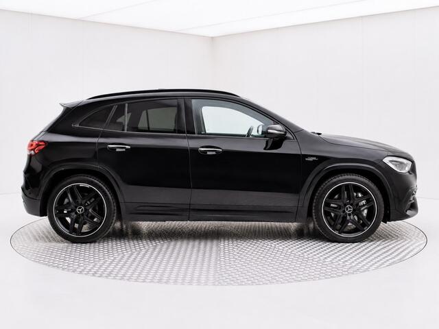 Mercedes-Benz GLA-KLASSE AMG 35 4MATIC | 1e Eigenaar | Premium Plus Pakket | Alle Kunststofdelen in Kleur | Elektr. achterklep | Leder | Panorama-schuifdak | Multibeam LED | Navi | Cruise Adaptief