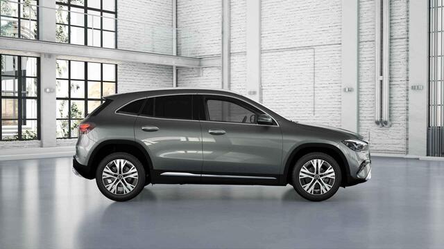 Mercedes-Benz GLA-KLASSE 180 Luxury Line | Panoramadak | Keyless | Multibeam | Stoelverwarming | Getint glas |