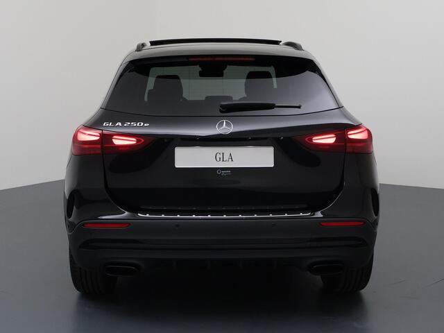 Mercedes-Benz GLA-KLASSE 250e 140 Years Edition | 20"LM velgen | AMG line | Multibeam led | Cruise Cotrol | Panoramaschuifdak |