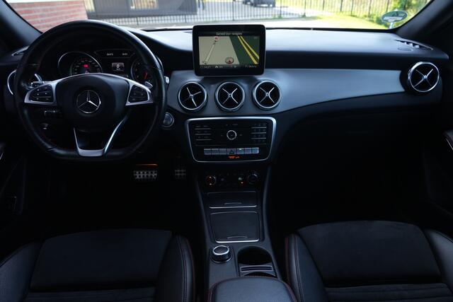 Mercedes-Benz GLA-KLASSE 180 Business Solution AMG Limited | 122PK | Camera | Navi | LED | Stoelverwarming | 18" | Mercedes-Benz GLA 180 Business Solution AMG Limited 122 PK met 1.6 viercilinder, automatische transmissie, AMG-styling, 18-inch lichtmetalen velgen, achteruitrijcamera, navigatie, stoelverwar