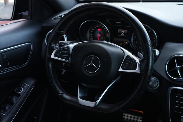 Mercedes-Benz GLA-KLASSE 180 Business Solution AMG Limited | 122PK | Camera | Navi | LED | Stoelverwarming | 18" | Mercedes-Benz GLA 180 Business Solution AMG Limited 122 PK met 1.6 viercilinder, automatische transmissie, AMG-styling, 18-inch lichtmetalen velgen, achteruitrijcamera, navigatie, stoelverwar