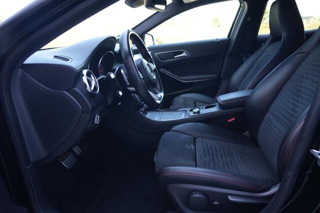 Mercedes-Benz GLA-KLASSE 180 Business Solution AMG Limited | 122PK | Camera | Navi | LED | Stoelverwarming | 18" | Mercedes-Benz GLA 180 Business Solution AMG Limited 122 PK met 1.6 viercilinder, automatische transmissie, AMG-styling, 18-inch lichtmetalen velgen, achteruitrijcamera, navigatie, stoelverwar