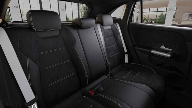 Mercedes-Benz GLA-KLASSE 250 e 140 Years Edition | AMG | Night | Panoramadak | Achteruitrijcamera | Multibeam | Stoelverwarming |