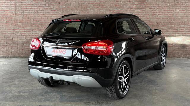 Mercedes-Benz GLA-KLASSE GLA 180 Business Solution PDC / Airco / Navi / Tel. / Camera / Trekhaak Afneembaar / Stoel verw.