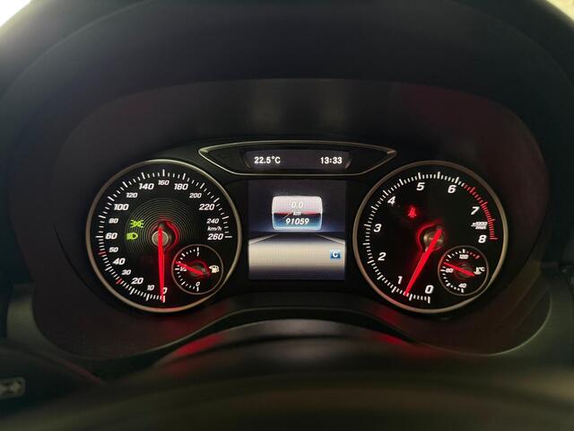 Mercedes-Benz GLA-KLASSE GLA 180 Business Solution PDC / Airco / Navi / Tel. / Camera / Trekhaak Afneembaar / Stoel verw.