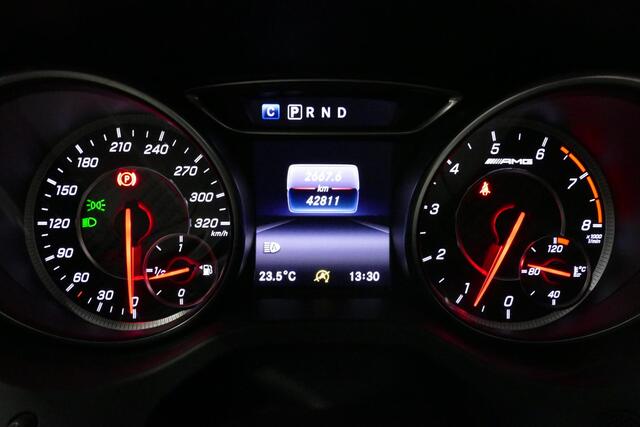 Mercedes-Benz GLA-KLASSE AMG 45 4MATIC Premium Plus / UNIEK / Panoramadak / AMG Performance sport-uitlaat / Stoelverwarming / Achteruitrijcamera / LED High Performance koplampen / Cruise Control / 20'' LMV / Rode remzadels