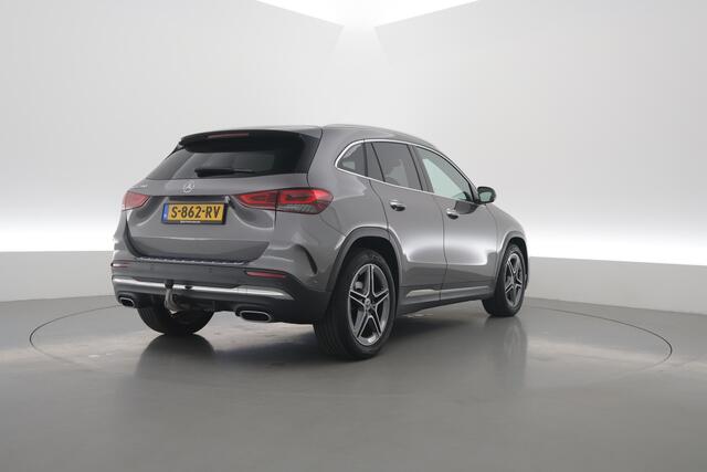 Mercedes-Benz GLA-KLASSE 200 AMG Line | Rijklaar! | Cruise Contr. | Camera | Trekhaak | Navi | Lane Assist | LED | Keyless | 19''