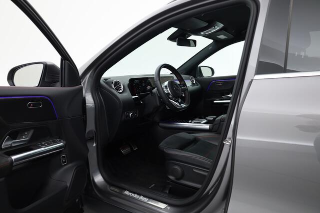 Mercedes-Benz GLA-KLASSE 200 AMG Line | Rijklaar! | Cruise Contr. | Camera | Trekhaak | Navi | Lane Assist | LED | Keyless | 19''