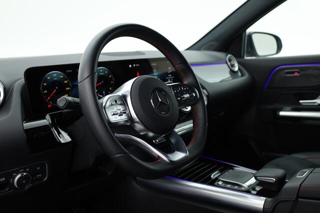 Mercedes-Benz GLA-KLASSE 200 AMG Line | Rijklaar! | Cruise Contr. | Camera | Trekhaak | Navi | Lane Assist | LED | Keyless | 19''