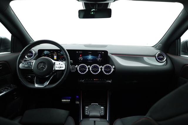 Mercedes-Benz GLA-KLASSE 200 AMG Line | Rijklaar! | Cruise Contr. | Camera | Trekhaak | Navi | Lane Assist | LED | Keyless | 19''