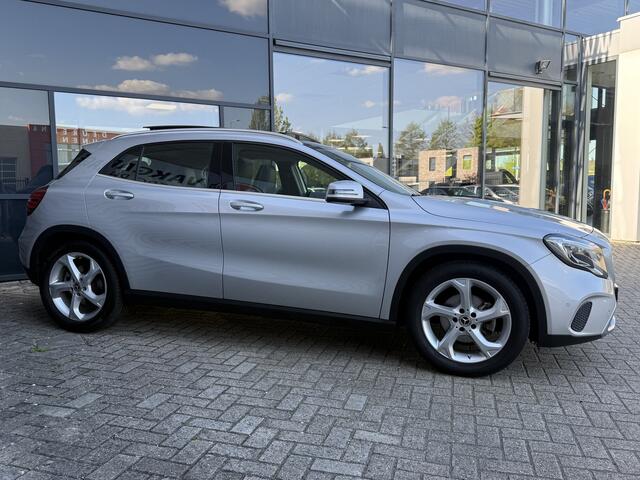 Mercedes-Benz GLA-KLASSE 180 Premium AUTOMAAT,NAVI/CAM,PANO