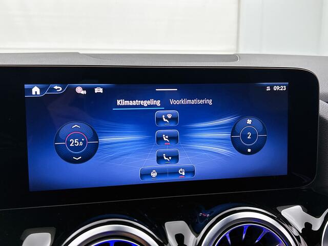 Mercedes-Benz GLA-KLASSE 250 e Plug-In Hybride | Trekhaak | Nightpakket | Sfeerverlichting | 11 kW Laden | Stuur en Stoelverwarming | Inclusief 24 maanden MB Certified garantie voor Europa.