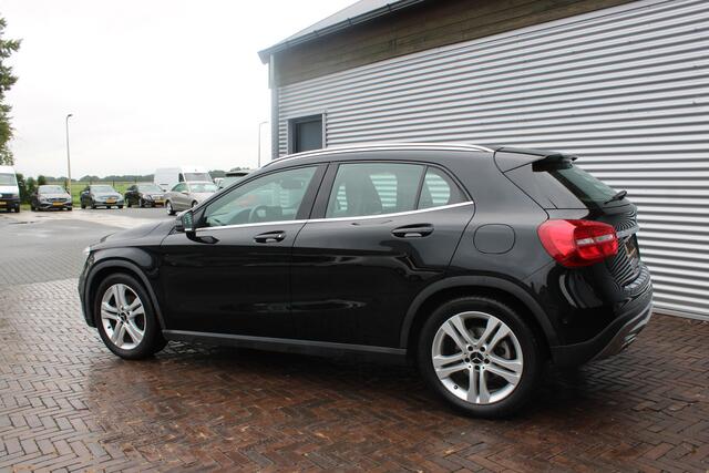 Mercedes-Benz GLA-KLASSE 180 Premium Plus lage km
