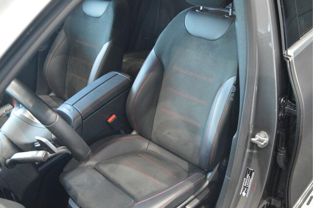 Mercedes-Benz GLA-KLASSE 250 e AMG Line navi camera cruise trekhaak 20 inch !!