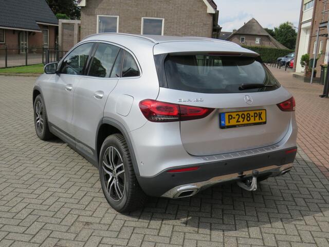 Mercedes-Benz GLA-KLASSE 180 Business Solution AMG * Rijklaarprijs incl. garantie * Wegkl. Trekhaak * Automaat * Leder * Led Koplampen *