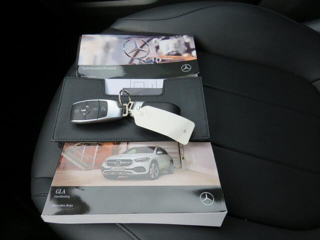 Mercedes-Benz GLA-KLASSE 180 Business Solution AMG * Rijklaarprijs incl. garantie * Wegkl. Trekhaak * Automaat * Leder * Led Koplampen *