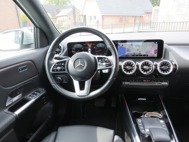Mercedes-Benz GLA-KLASSE 180 Business Solution AMG * Rijklaarprijs incl. garantie * Wegkl. Trekhaak * Automaat * Leder * Led Koplampen *