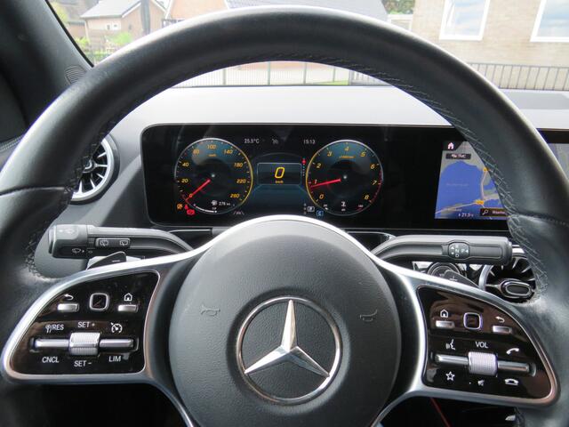 Mercedes-Benz GLA-KLASSE 180 Business Solution AMG * Rijklaarprijs incl. garantie * Wegkl. Trekhaak * Automaat * Leder * Led Koplampen *