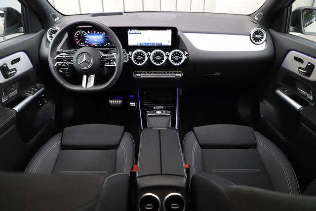 Mercedes-Benz GLA-KLASSE 250e AMG | 218PK | Head-up | Keyless-go | Burmester | Pano | Stuurwielverw. | Sfeerverlichting | Memory | Alpine grey | 2024.