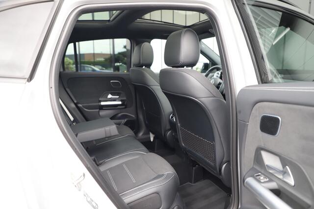 Mercedes-Benz GLA-KLASSE 250e AMG | 218PK | Head-up | Keyless-go | Burmester | Pano | Stuurwielverw. | Sfeerverlichting | Memory | Alpine grey | 2024.