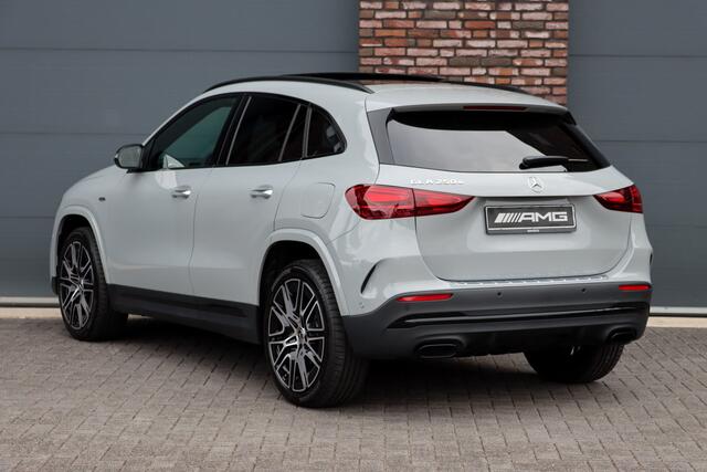 Mercedes-Benz GLA-KLASSE 250 e AMG Line | Panoramadak | Burmester | Distronic | Memory | Trekhaak | Camera | Sfeerverlichting | Dodehoekassistent |