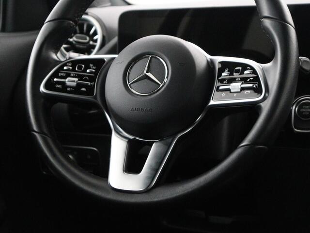 Mercedes-Benz GLA-KLASSE 250 e Luxury Line | SOH 92,9% | Half leder | Memory | Stoelverwarming | Adaptive cruise | Sfeerverlichting | Carplay | Camera | Park assist | Elektrische achterklep | Keyless