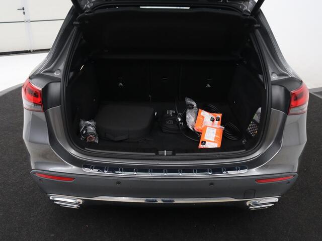 Mercedes-Benz GLA-KLASSE 250 e Luxury Line | SOH 92,9% | Half leder | Memory | Stoelverwarming | Adaptive cruise | Sfeerverlichting | Carplay | Camera | Park assist | Elektrische achterklep | Keyless