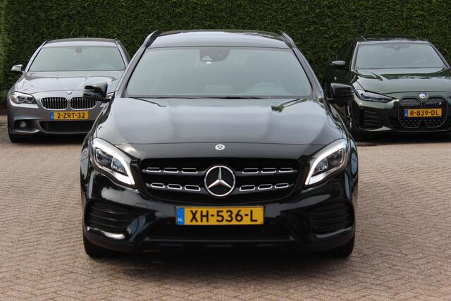 Mercedes-Benz GLA-KLASSE 180 Business Solution AMG Night Upgrade / Camera / Apple CarPlay / 19'' / Half leder / Navigatie / Getint glas / Stoelverwarming / Cruise Control