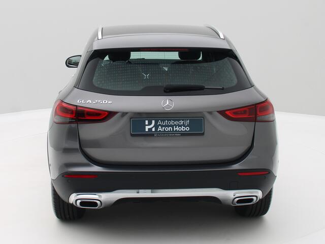 Mercedes-Benz GLA-KLASSE 250 e Progressive Camera, Carplay, Sfeerverlichting