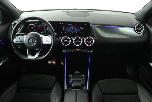 Mercedes-Benz GLA-KLASSE 250 e Progressive (SFEERVERLICHTING, STOELVERWARMING, NAVIGATIE, PARKEERSENSOREN)