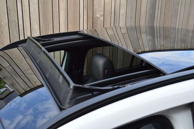 Mercedes-Benz GLA-KLASSE 250 e AMG Multibeam Panorama Memory Distronic Head-Up Camera Pdc