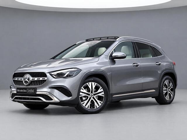 Mercedes-Benz GLA-KLASSE 180 Star Edition Luxury Line | Panoramadak | Trekhaak Wegklapbaar | Memory Pakket | Achteruitrijcamera | Sfeerverlichting | Stoelverwarming | Dodehoekassistentie | Multibeam LED | Keyless-GO | Elektrisch Bedienbare Achterklep